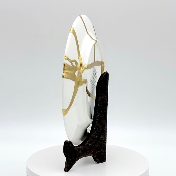 Kintsugi Plate Skull Dish With Stand Gold Crack Goth Art Personal Growth Gift - Picture 8 of 10